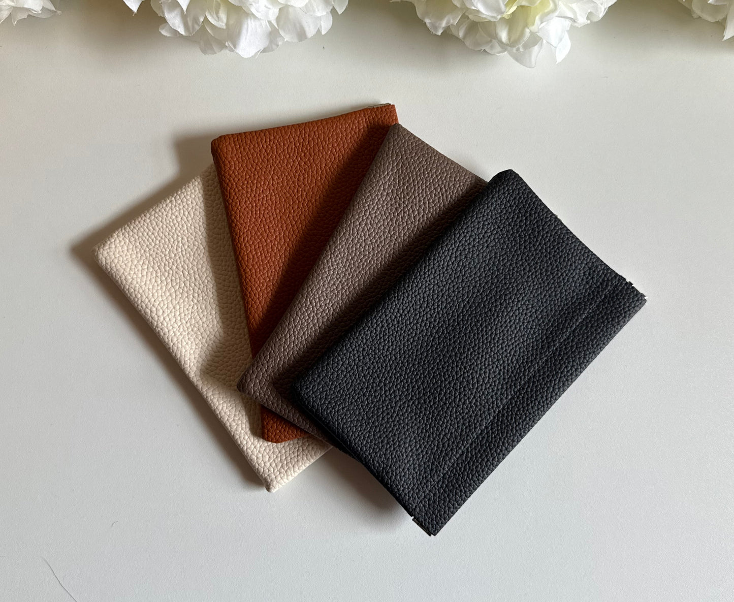 Pebble Luxe Magnetic Money Pouch